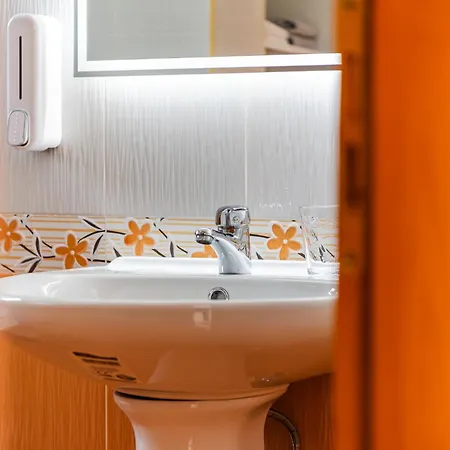Aparthotel Titi's Shkallnur