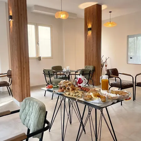 Titi's Apartahotel