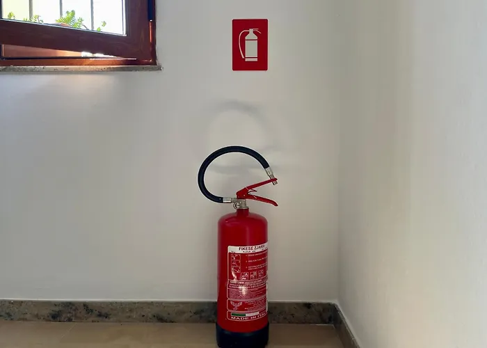 Titi's Apartahotel