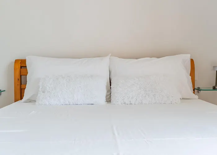 Aparthotel Titi's Shkallnur