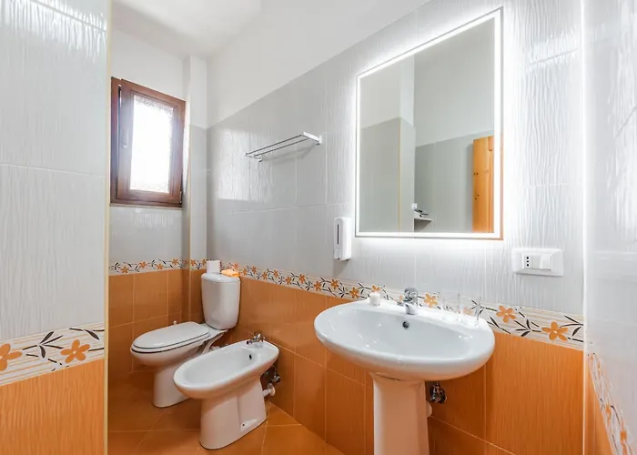 Titi's Aparthotel Shkallnur