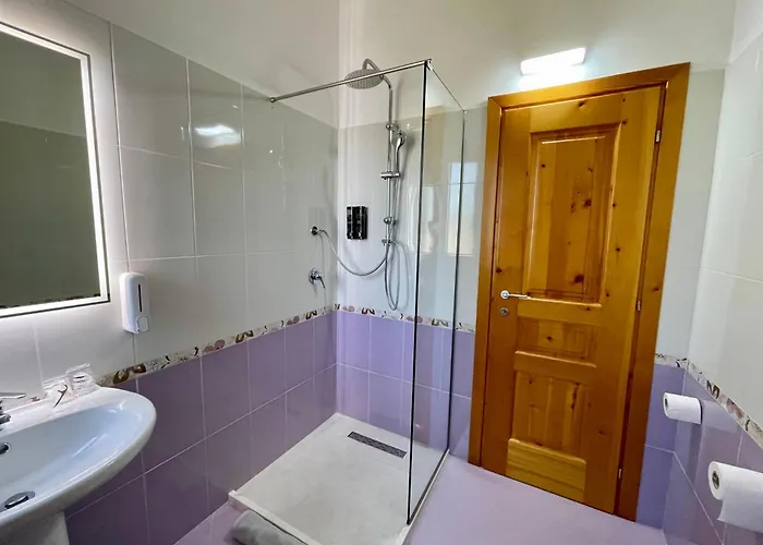 Titi's Aparthotel 3*